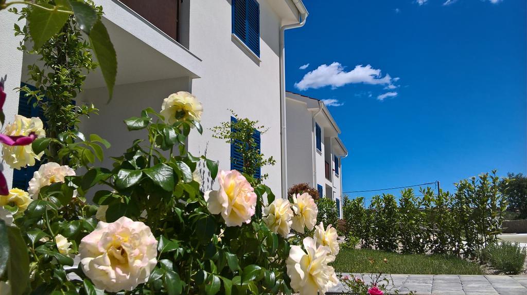 Wabi Sabi Resort & Apartments Brzac ภายนอก รูปภาพ